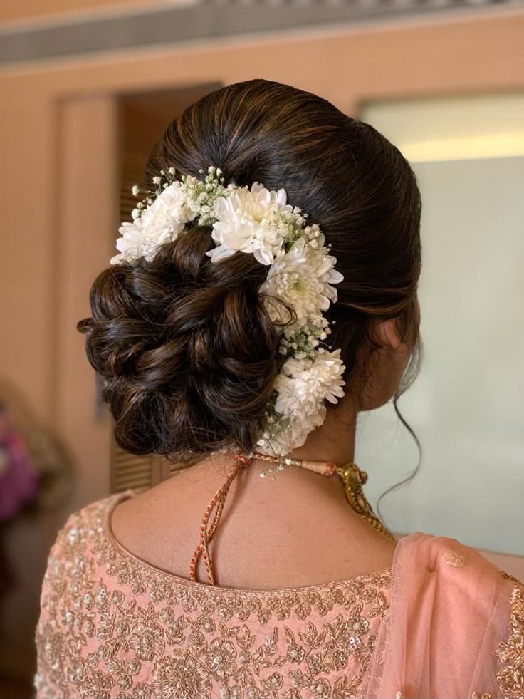Elegant White Fresh Floral Hair Gajra for Bridal Bun | Handmade Wedding Hair Accessory